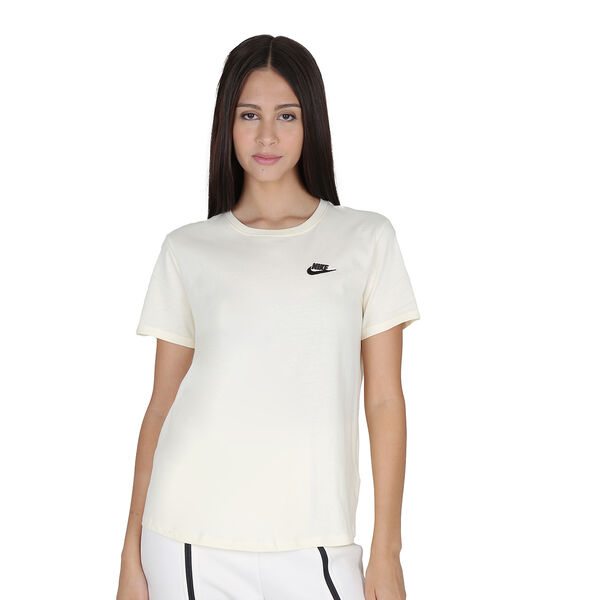 Remera Urbana Nike Club Essentials Mujer