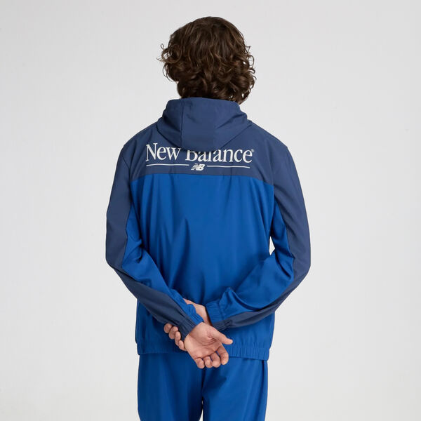 Campera New Balance Reimagined&nbsp;Woven Graphic Hombre