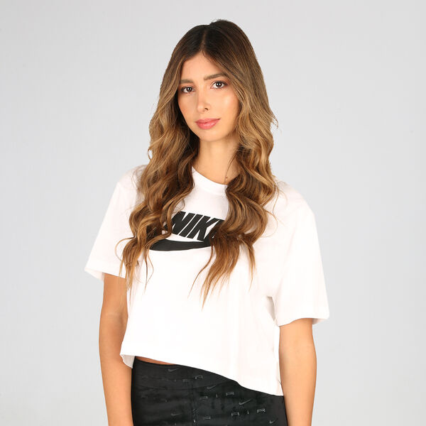 Remera Nike Sportswear Essential