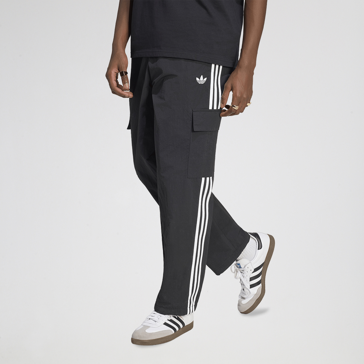 Pantal&oacute;n adidas Adicolor Classics 3 Tiras Hombre,  image number null