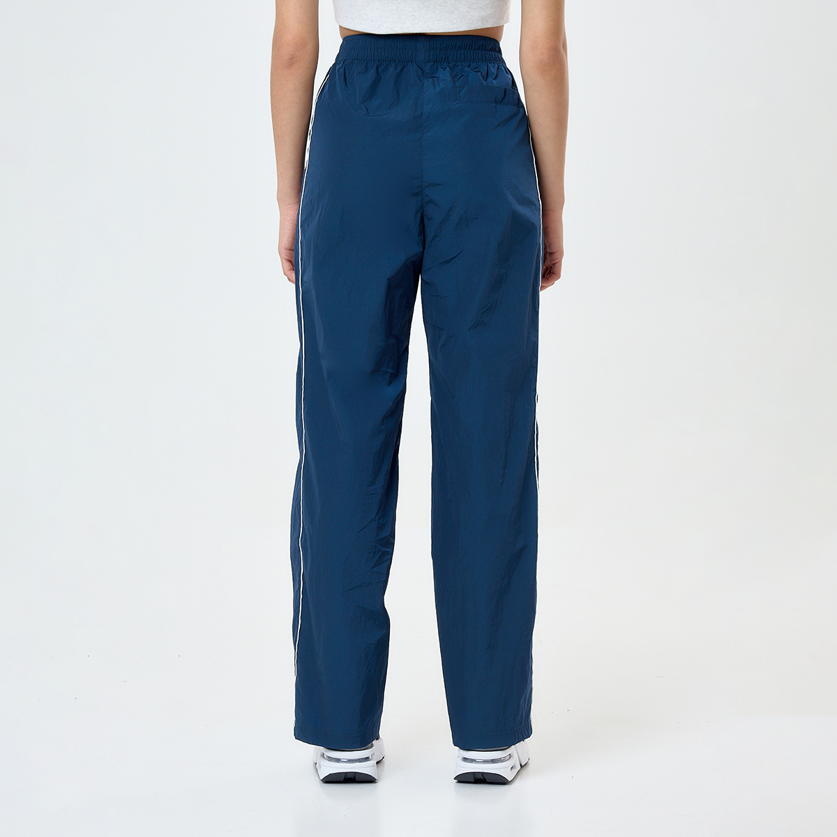 Pantalón Nike Windrunner Woven Mujer,  image number null