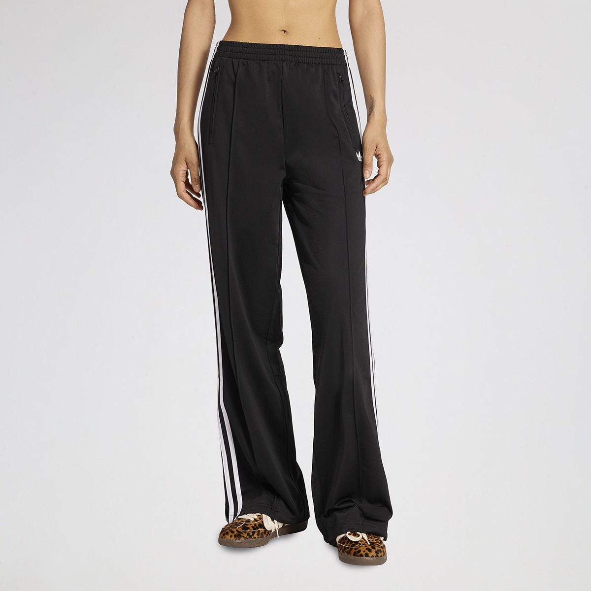 Pantal&oacute;n adidas Firebird Holgado Mujer,  image number null