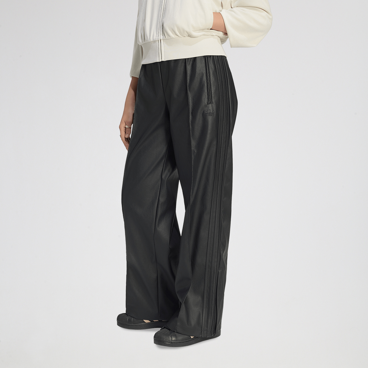 Pantal&oacute;n adidas Firebird Cuero Sint&eacute;tico Mujer,  image number null