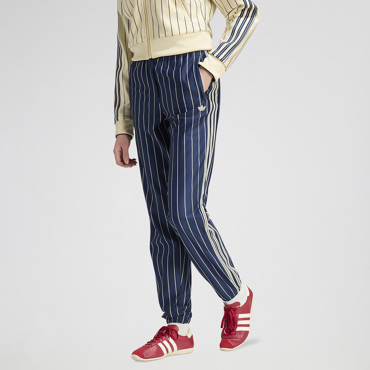 Pantal&oacute;n adidas Firebird Pinstripe Mujer,  image number null