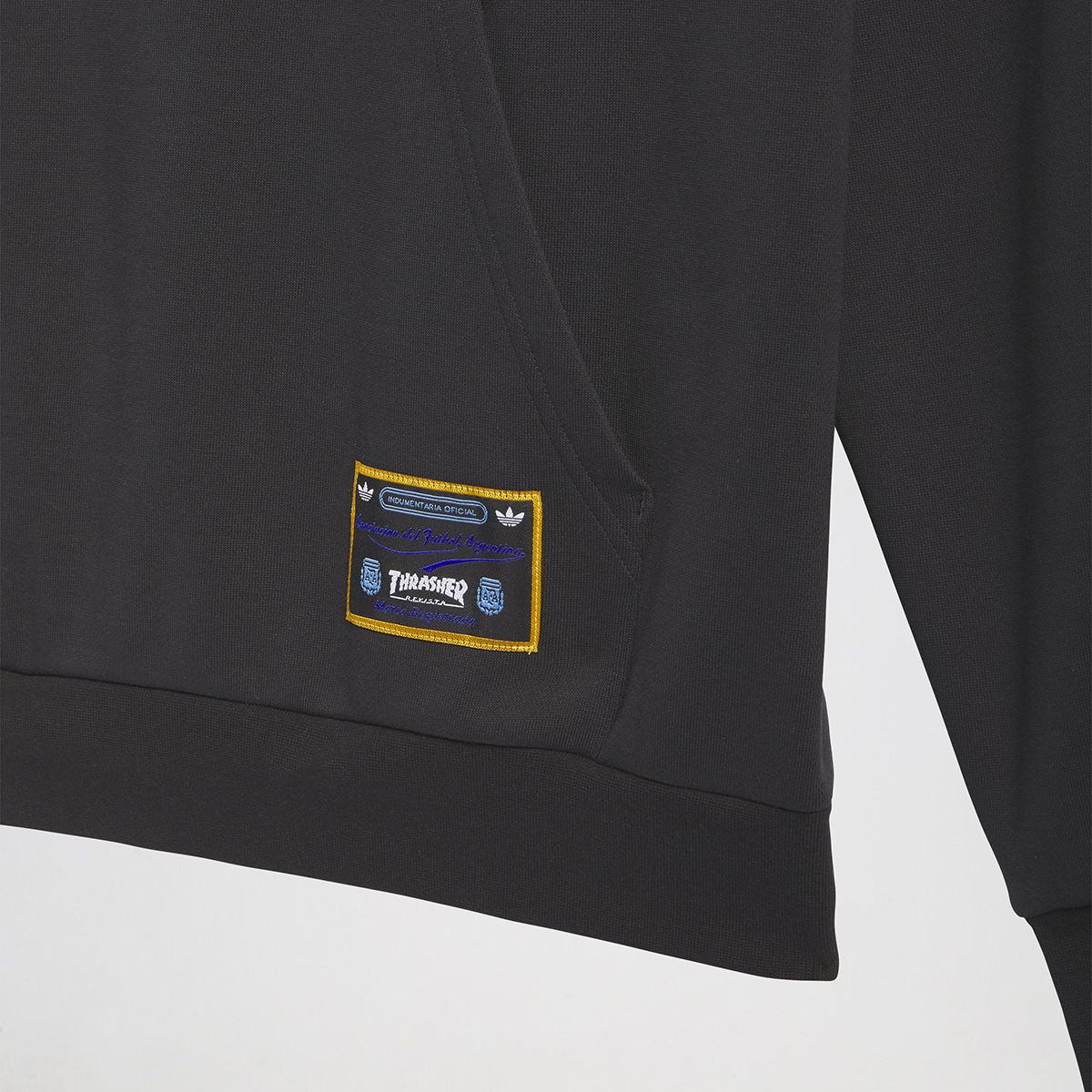 Buzo adidas Thrasher x Selecci&oacute;n Argentina con capucha,  image number null
