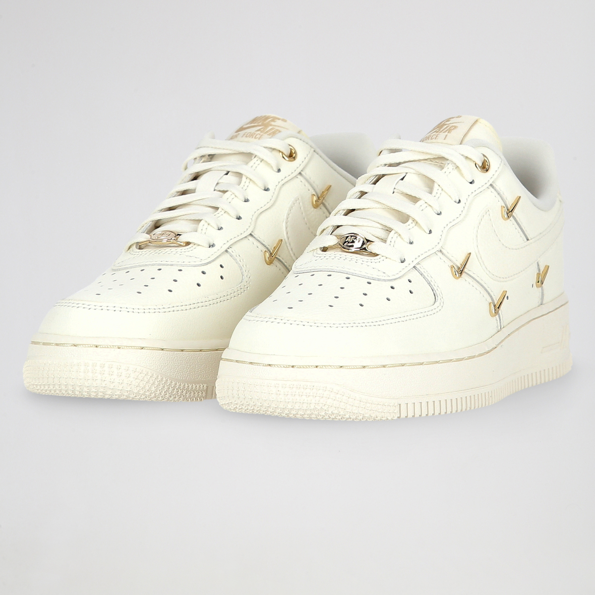 Zapatillas Nike Air Force 1 07 LX Mujer,  image number null