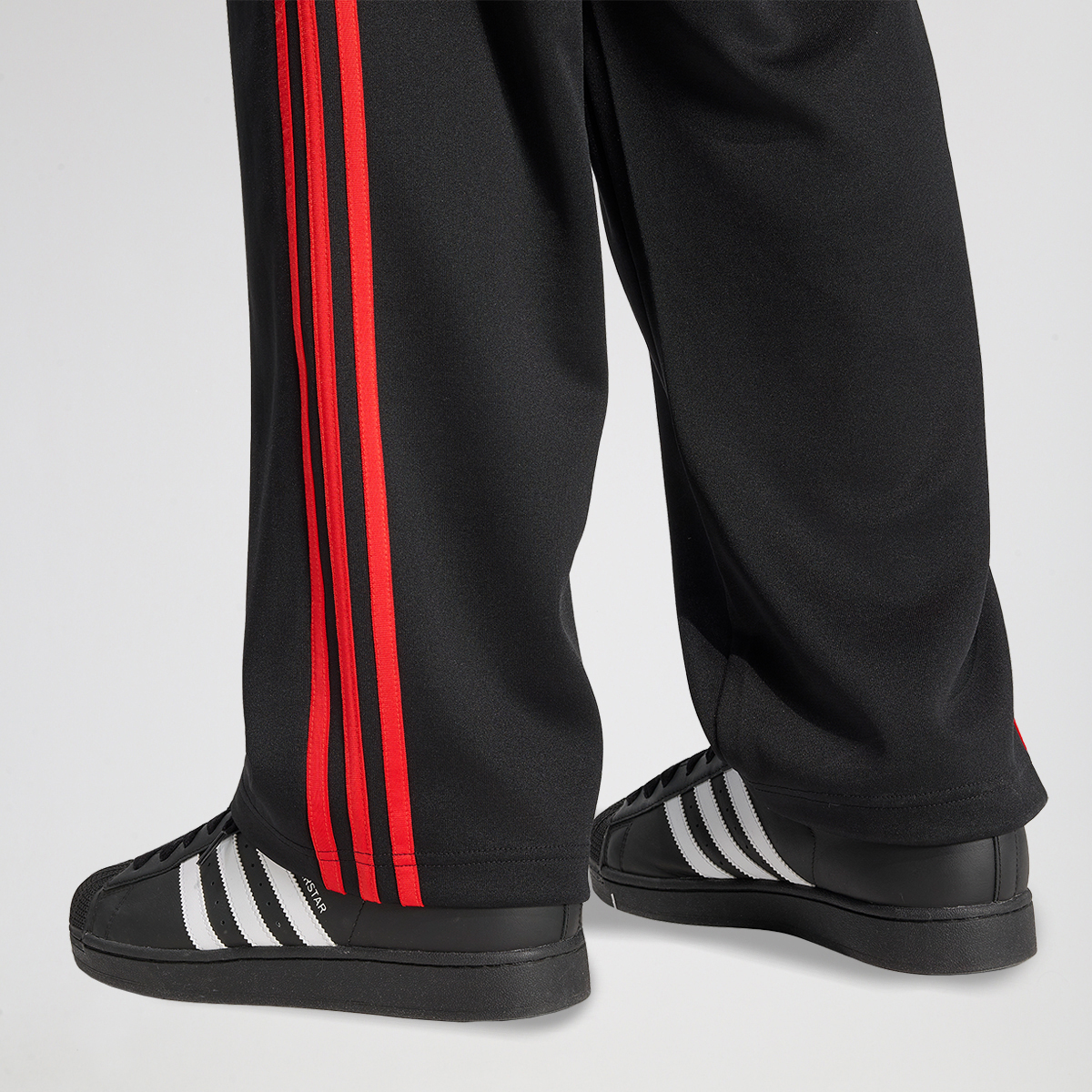 Pantal&oacute;n adidas Adicolor Holgado Hombre,  image number null