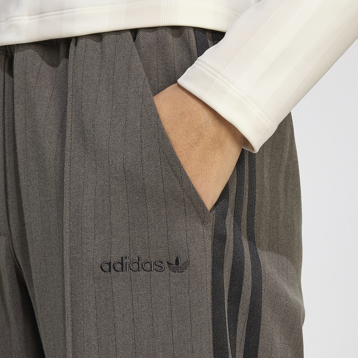 Pantalón adidas Tailored Mujer,  image number null