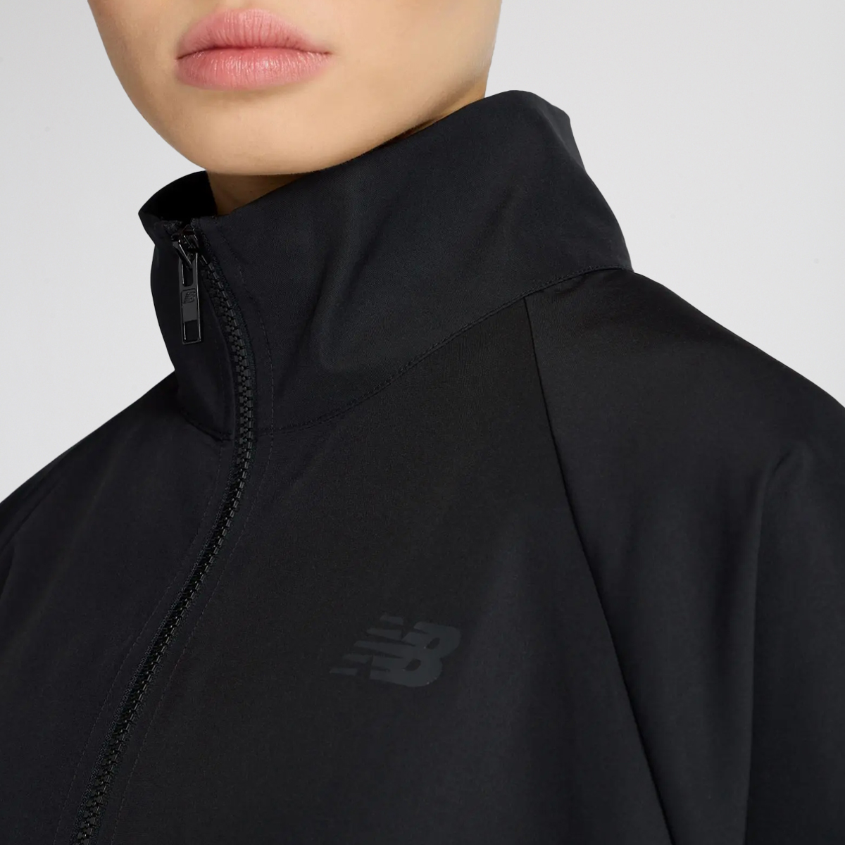 Buzo con Cierre New Balance Graphic Woven Mujer,  image number null