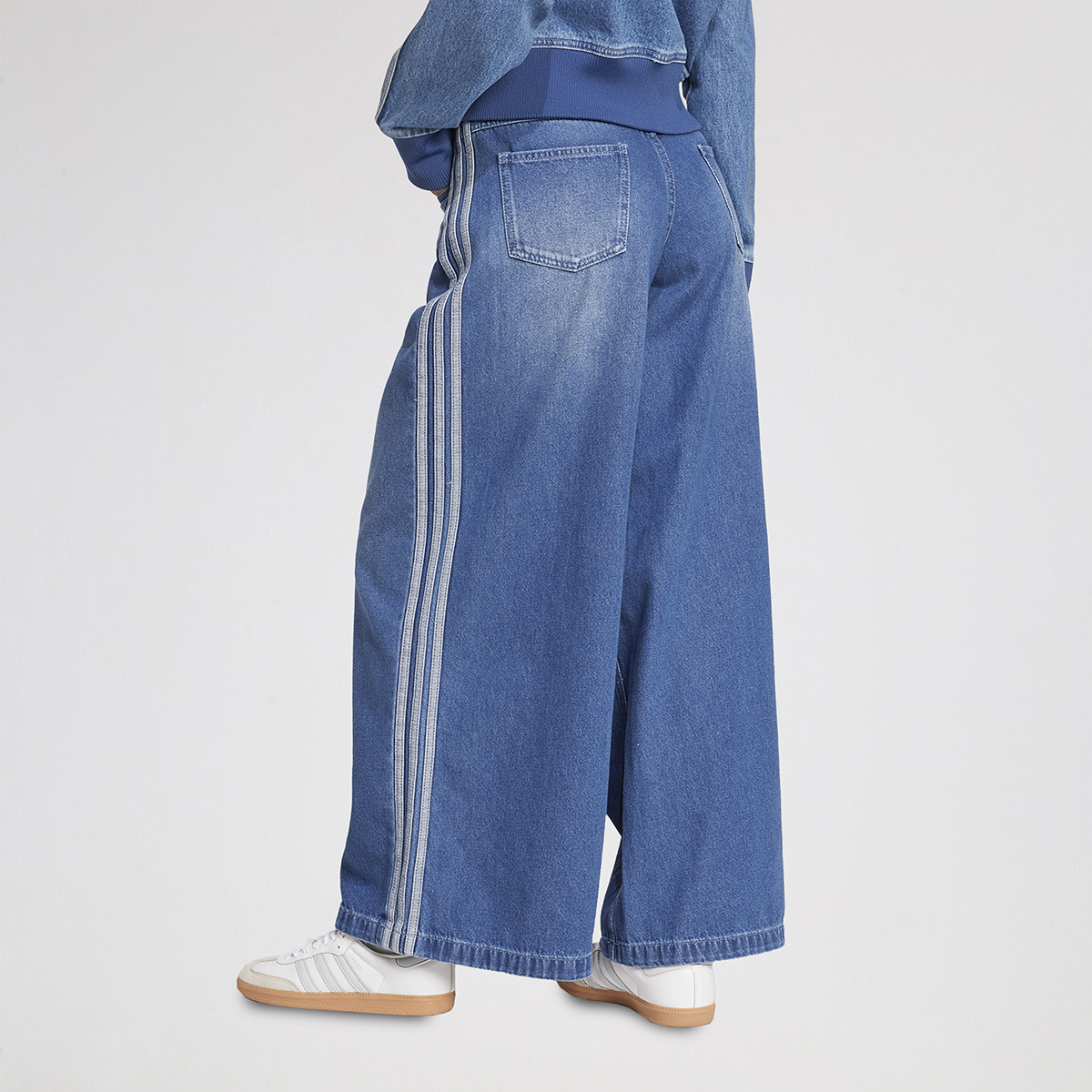 Pantal&oacute;n adidas Adicolor Denim Mujer,  image number null