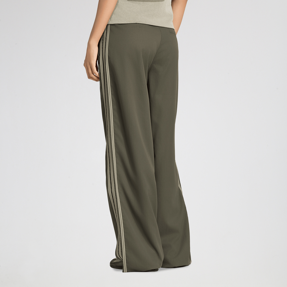 Pantal&oacute;n adidas Firebird Mujer,  image number null