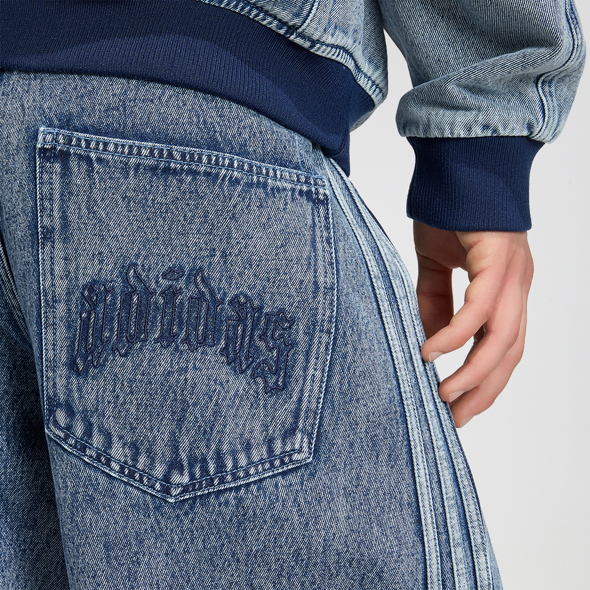 Pantal&oacute;n adidas SST Denim Pierna Recta Hombre,  image number null