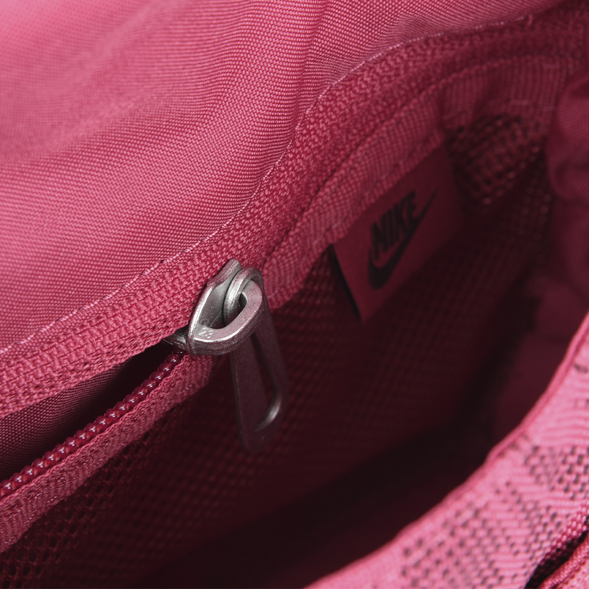 Cartera Nike Futura 365 Mujer,  image number null