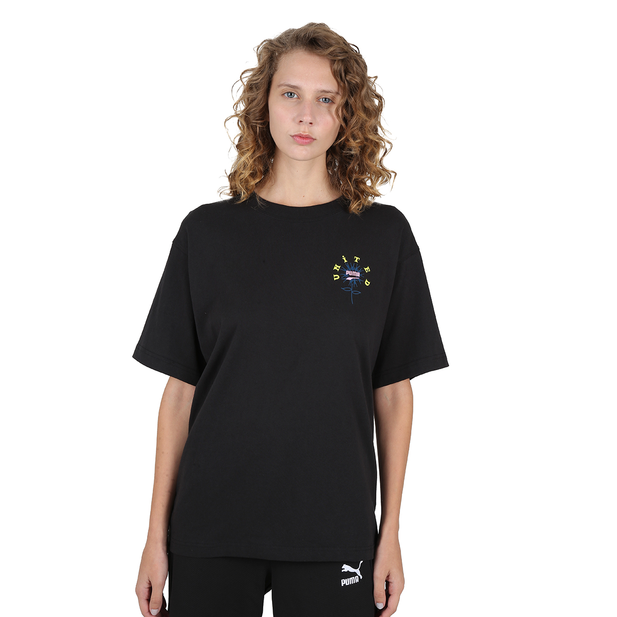 Remera Puma Downtown Relaxed Graphic Mujer Moov