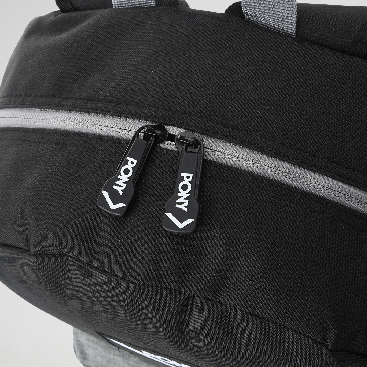 Mochila Pony P04 17x12x6 Tiras Acolchadas,  image number null