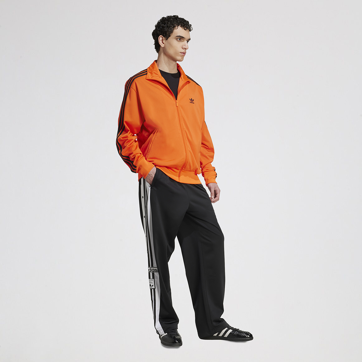 Buzo con Cierre adidas Adicolor Classics Firebird Hombre,  image number null