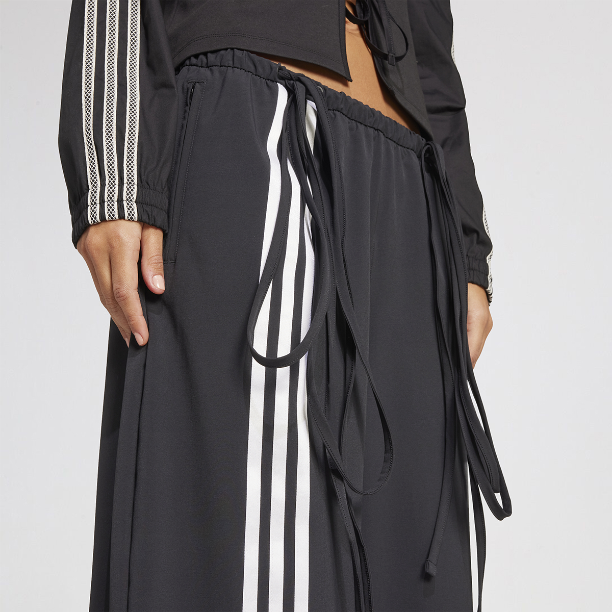 Pantalón adidas Paracaídas Mujer,  image number null