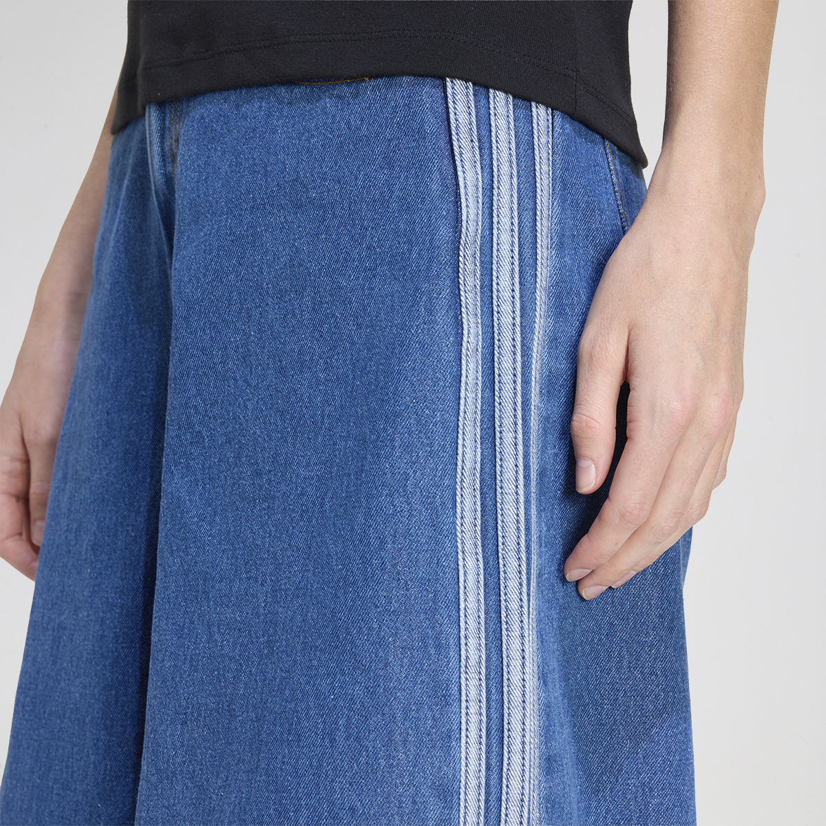 Bermuda adidas Firebird Denim Mujer,  image number null