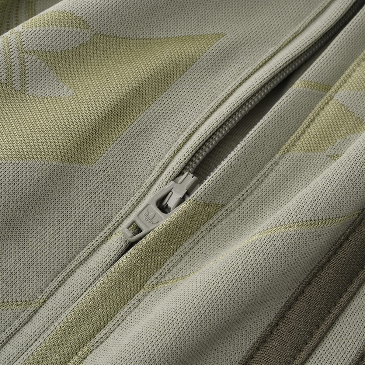 Pantal&oacute;n adidas Monogram Firebird Hombre,  image number null