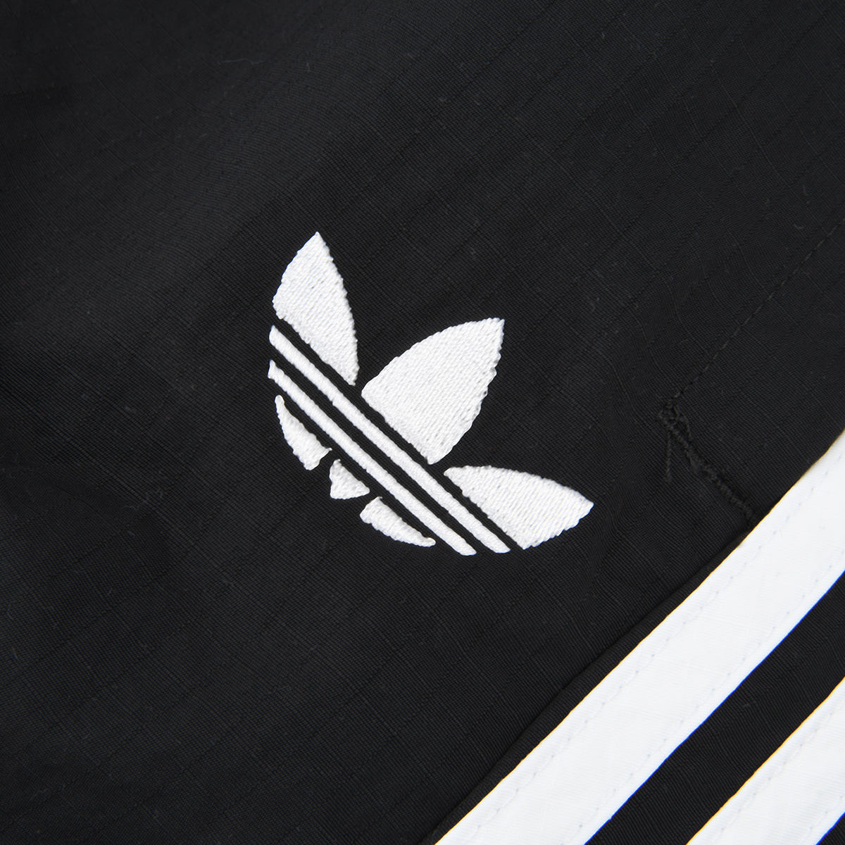 Pantal&oacute;n adidas Adicolor Classics 3 Tiras Hombre,  image number null