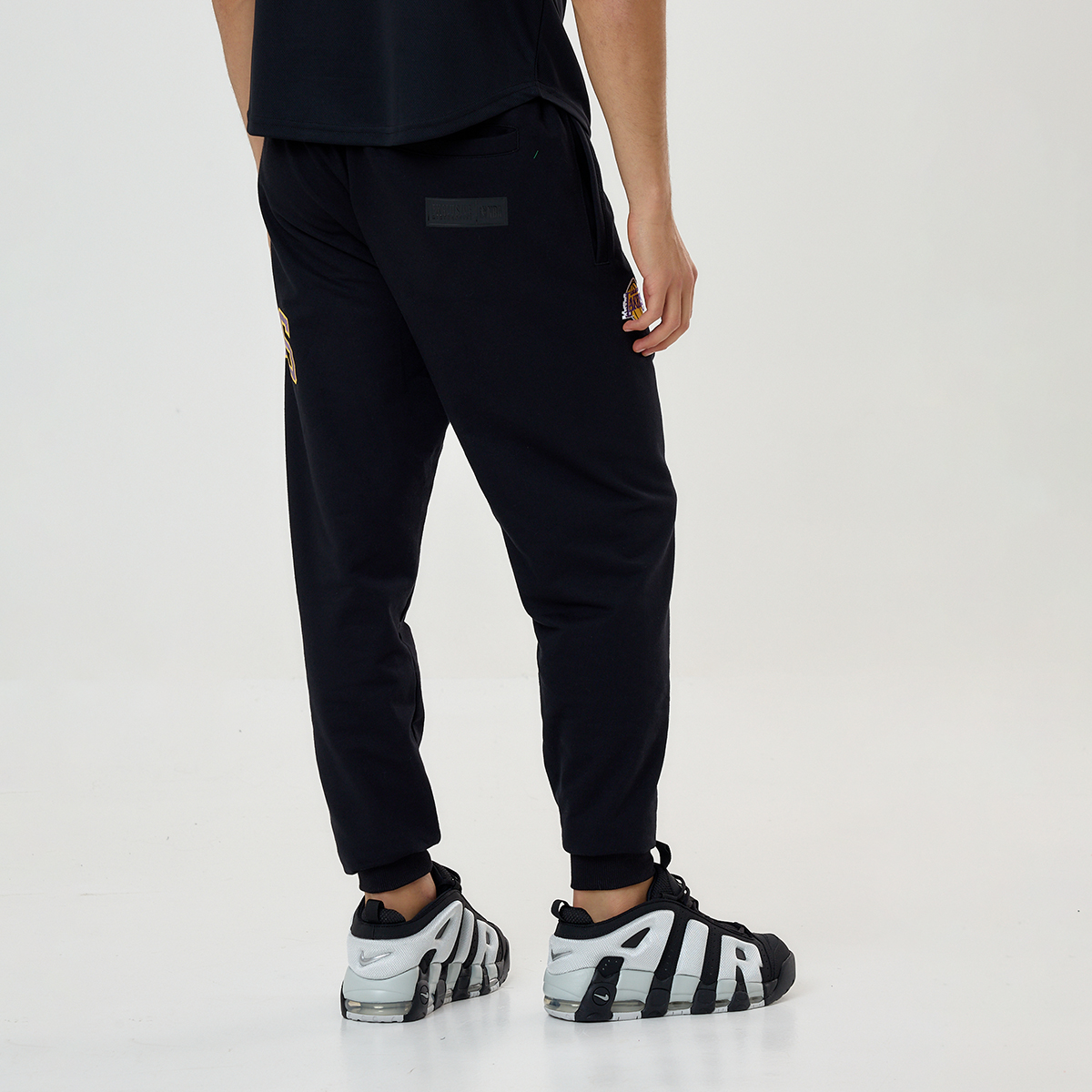 Pantalón NBA Los Angeles Lakers Front Bordado Logo Regular F Hombre,  image number null
