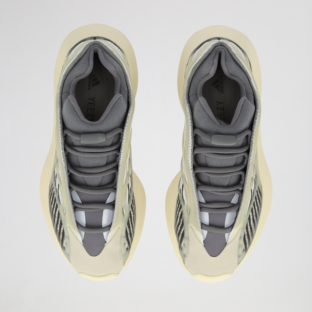 Zapatillas adidas Yeezy 700 V3 Hombre,  image number null
