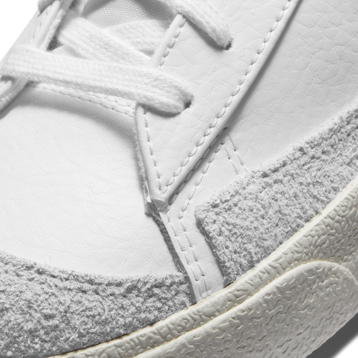 Zapatillas Nike Blazer Mid '77 White Bright Crimson,  image number null