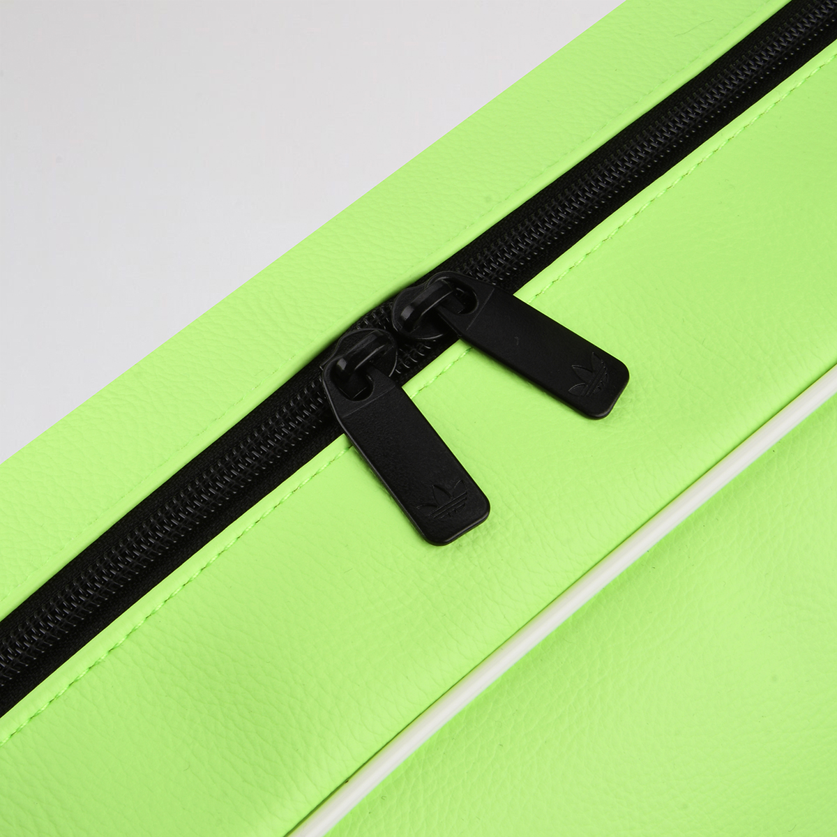 Bolso adidas Airliner,  image number null