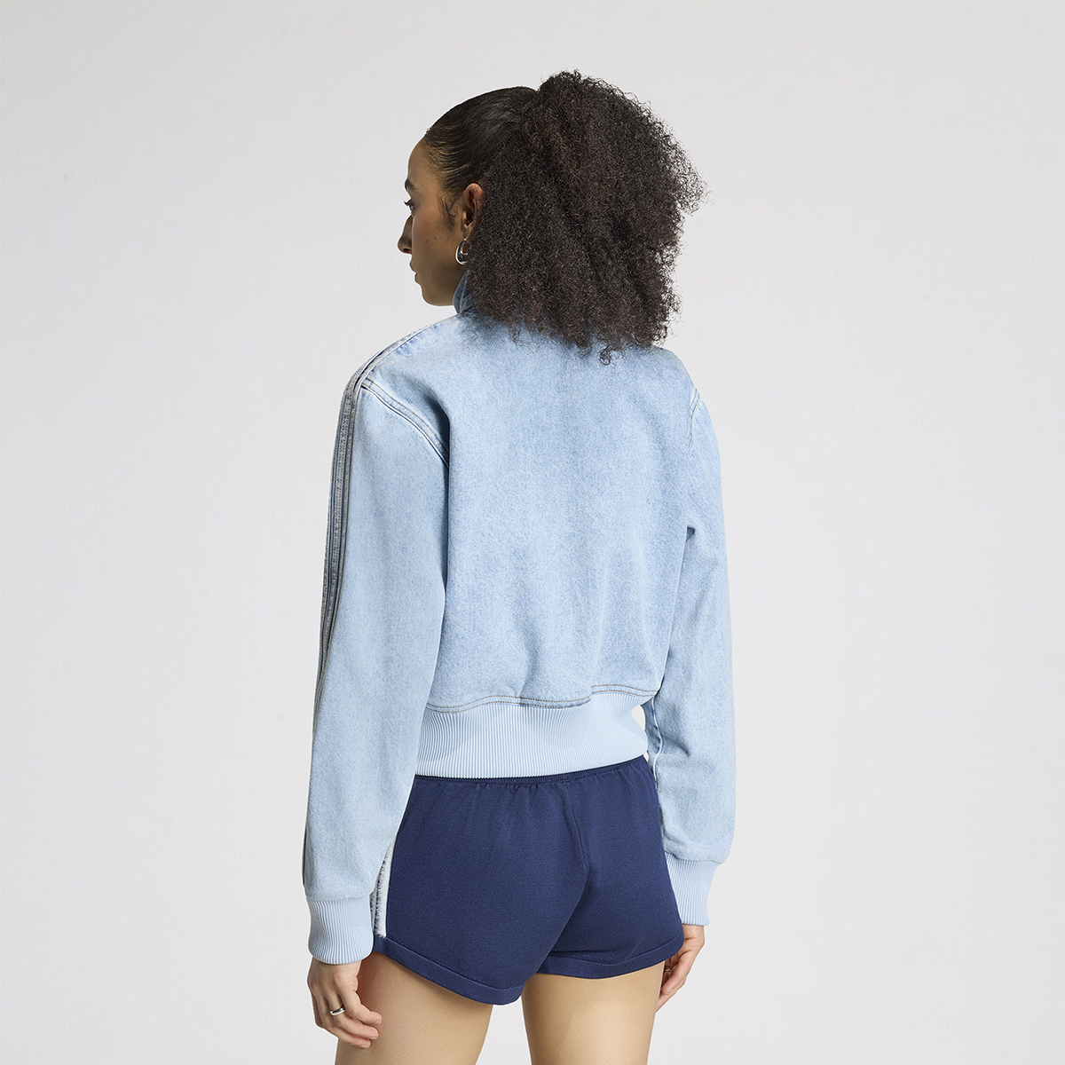 Buzo con Cierre adidas Tejido Denim Firebird Mujer,  image number null