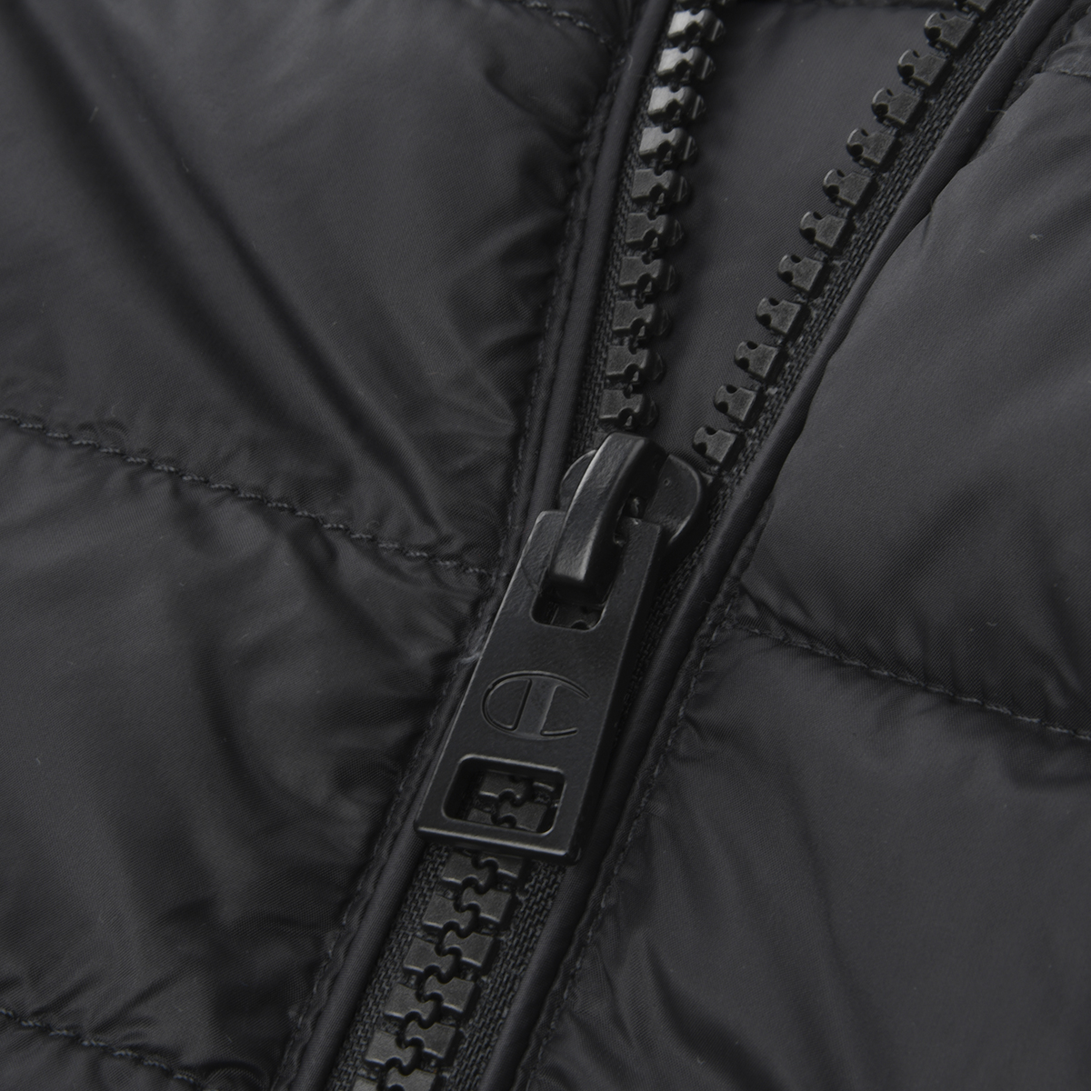 Campera Outdoor Champion Acolchada Mujer con capucha,  image number null