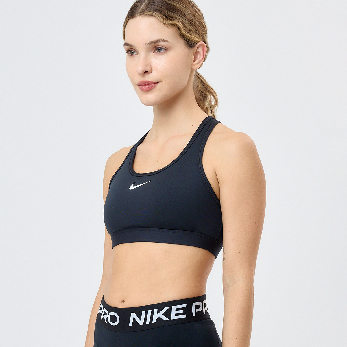 Top Nike Swoosh Medium Mujer,  image number null