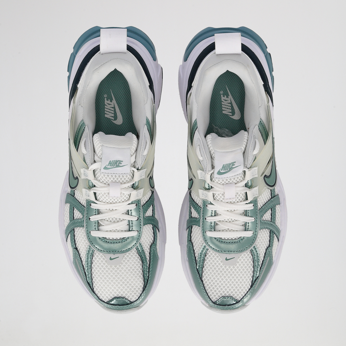 Zapatillas Nike V2K Run Mujer,  image number null