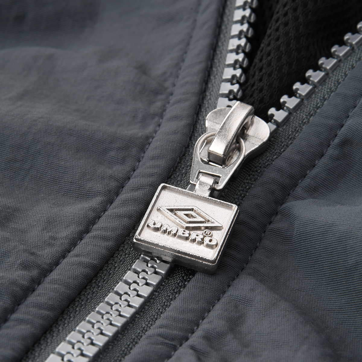 Campera Umbro Relaxed Track Hombre,  image number null