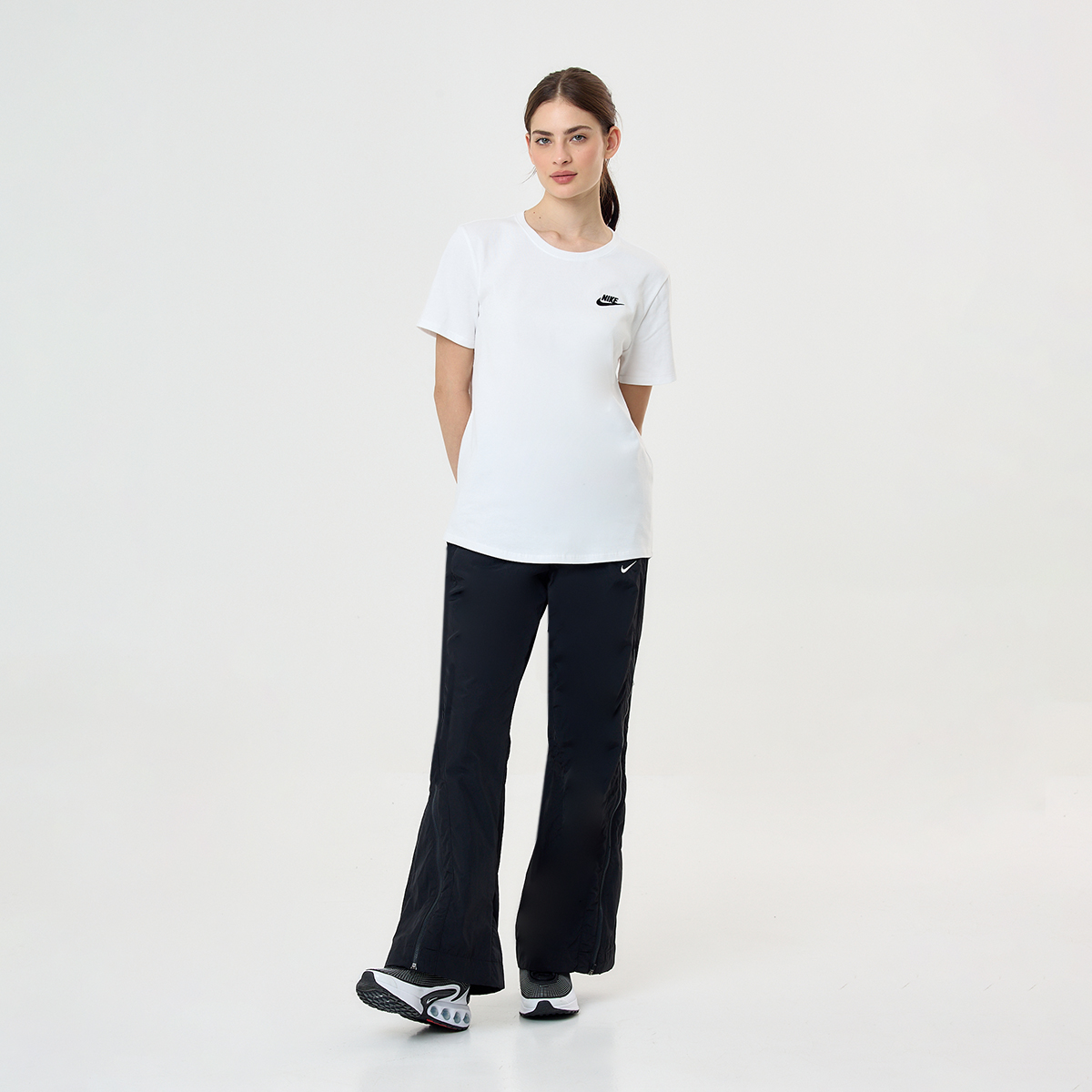Remera Urbana Nike Club Essentials Mujer,  image number null