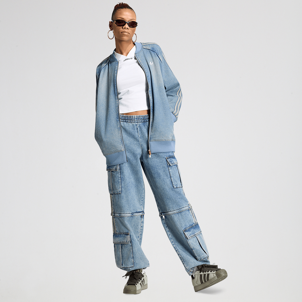 Buzo con Cierre adidas SST Oversize Denim Mujer,  image number null