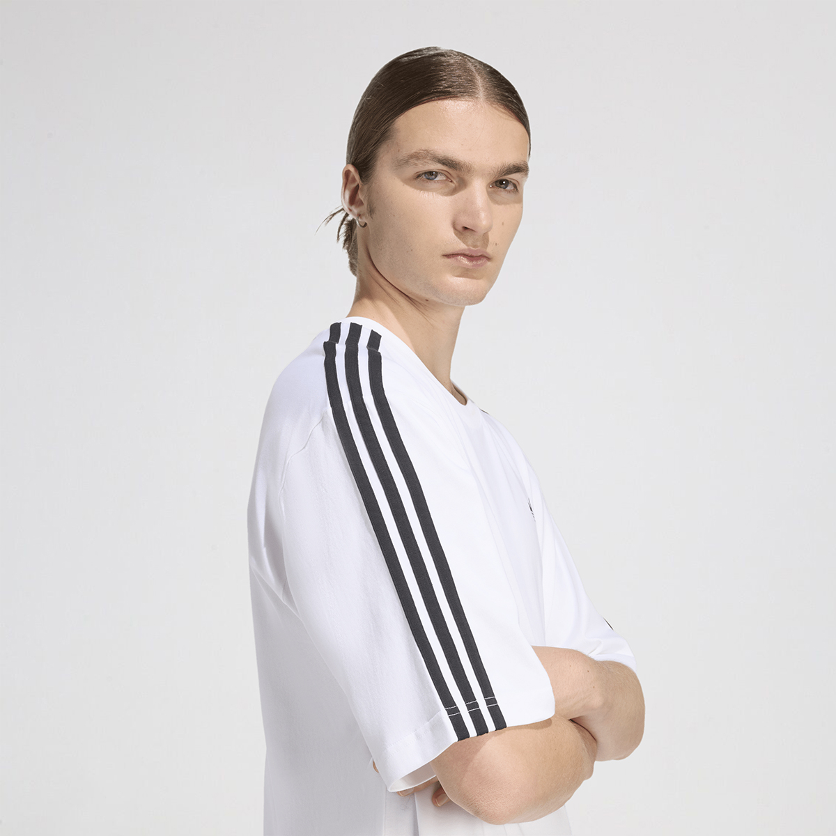 Remera adidas Adicolor 3 Tiras Oversized Hombre,  image number null