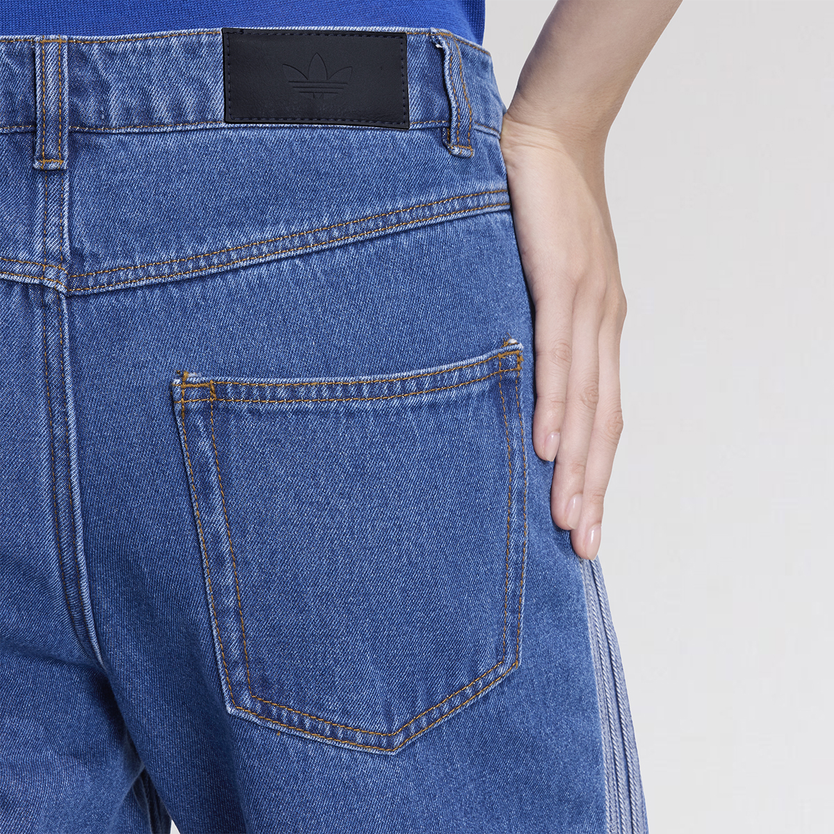 Pantal&oacute;n adidas Firebird Denim Mujer,  image number null