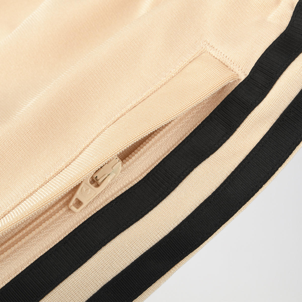 Pantalón adidas X Farm Rio Mujer,  image number null