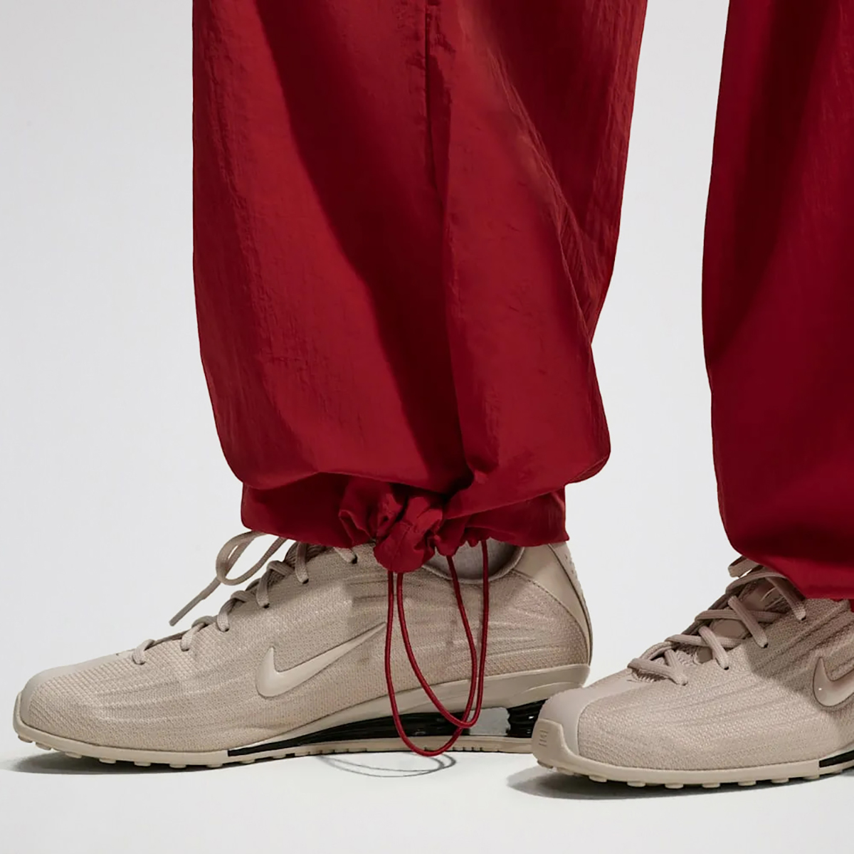 Pantal&oacute;n Nike Sportswear Parachute Mujer nailon,  image number null