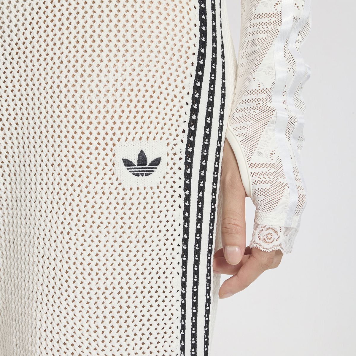 Pantal&oacute;n adidas Crochet Firebird Mujer,  image number null