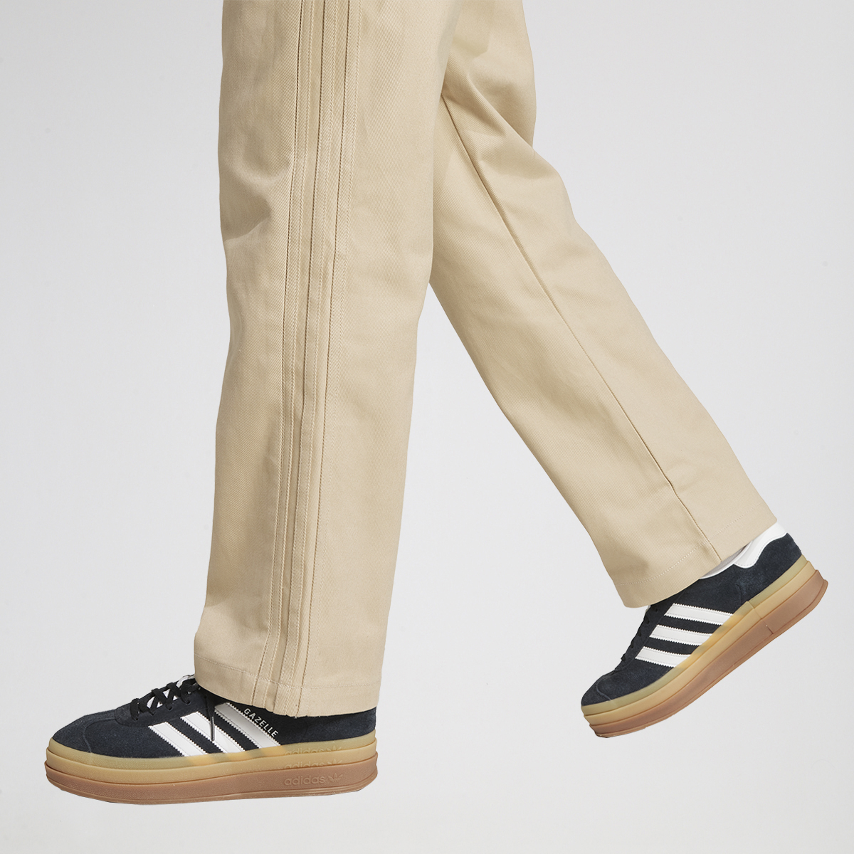 Pantalón adidas Firebird Utility Mujer,  image number null