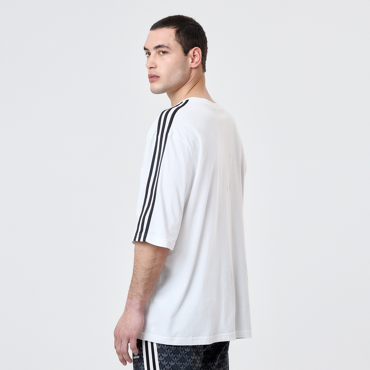 Remera adidas blanca discount
