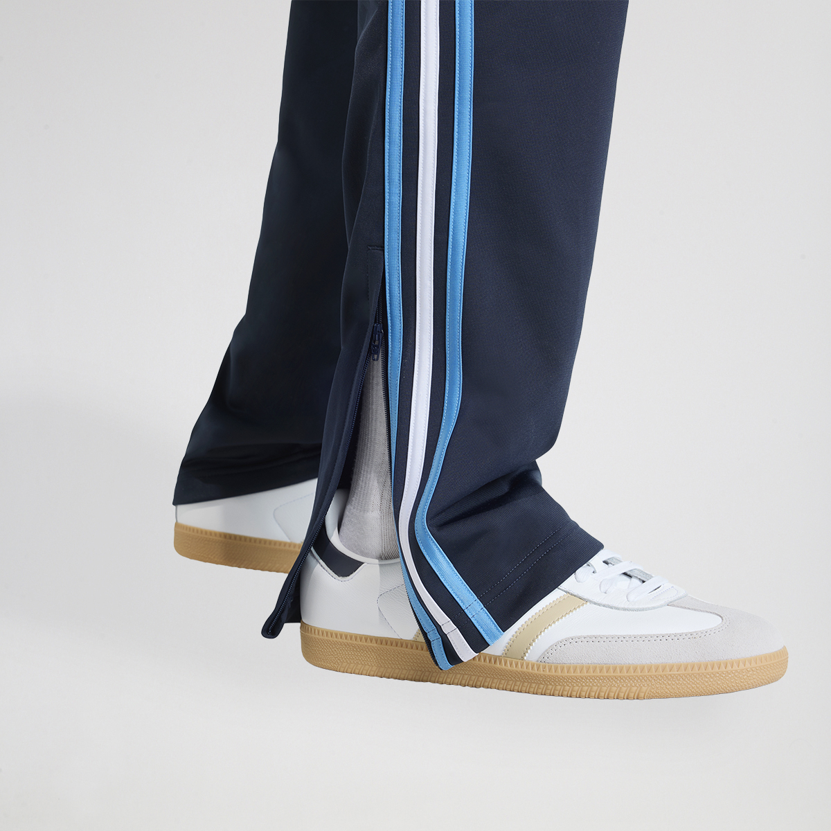 Pantal&oacute;n adidas Firebird Adicolor Classics Hombre,  image number null