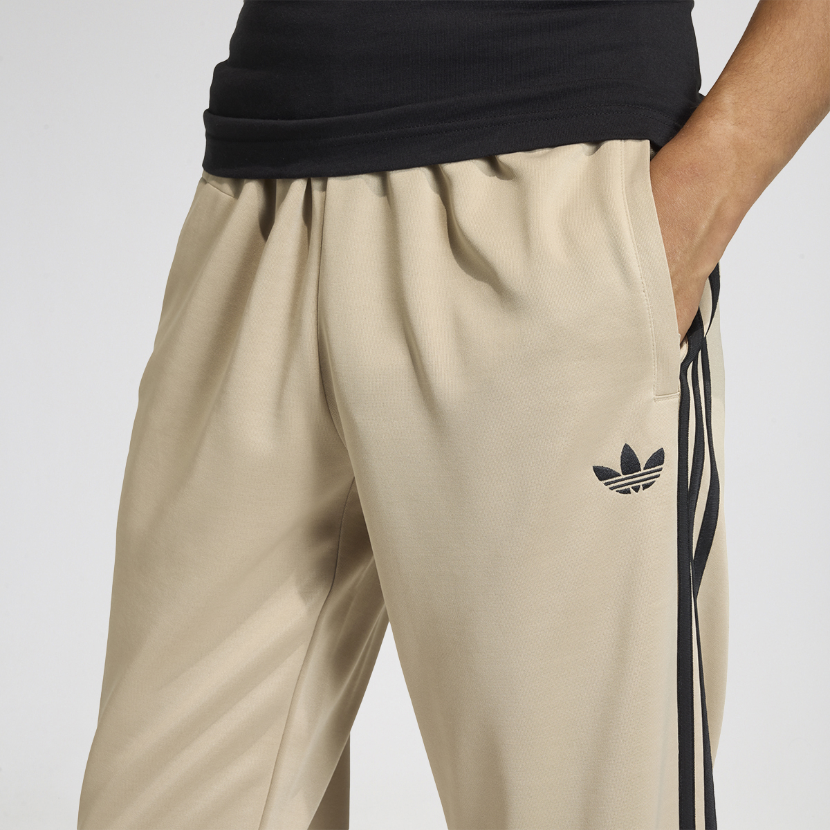 Pantal&oacute;n adidas Regular 3 Tiras Hombre,  image number null