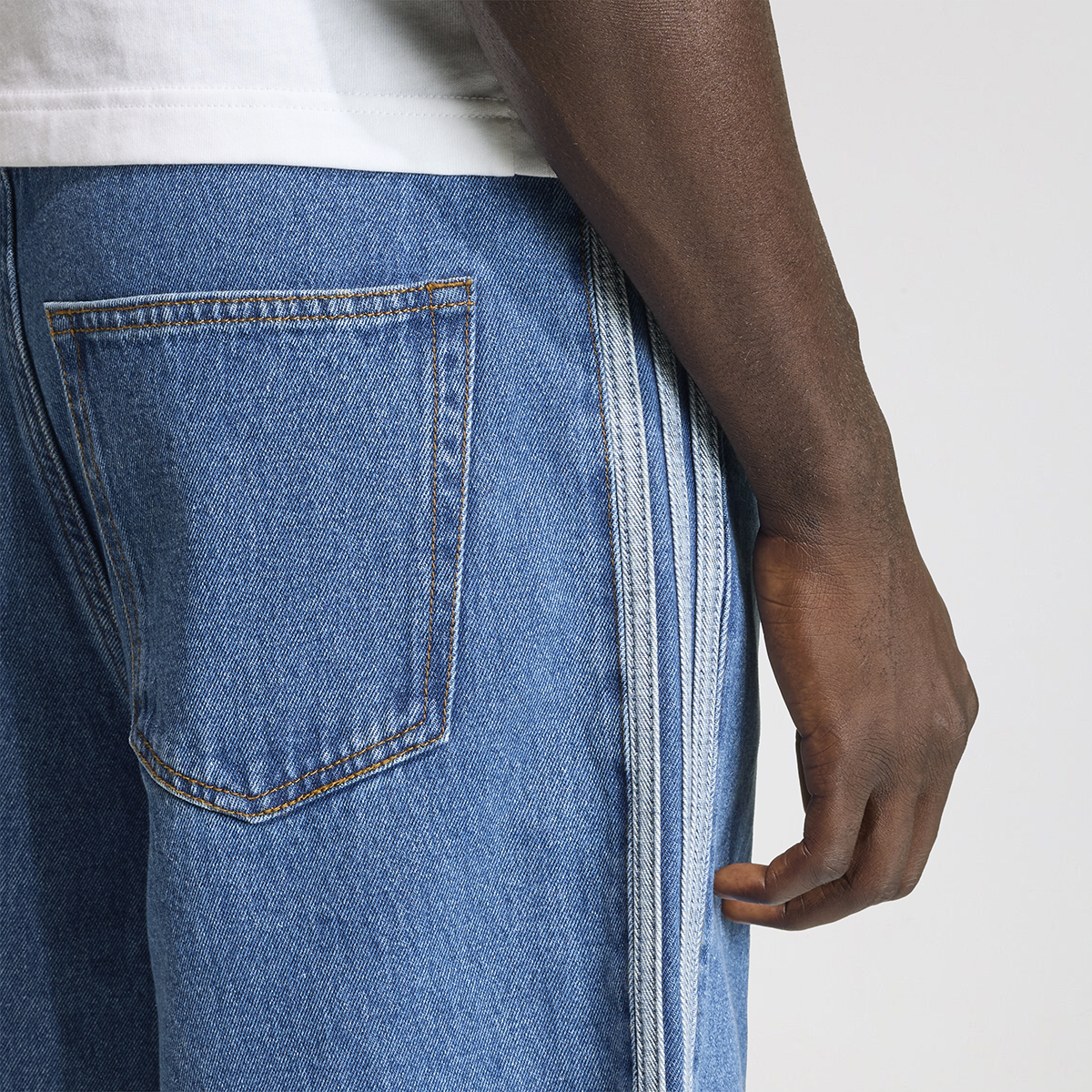 Short adidas Firebird Adicolor Denim Hombre,  image number null