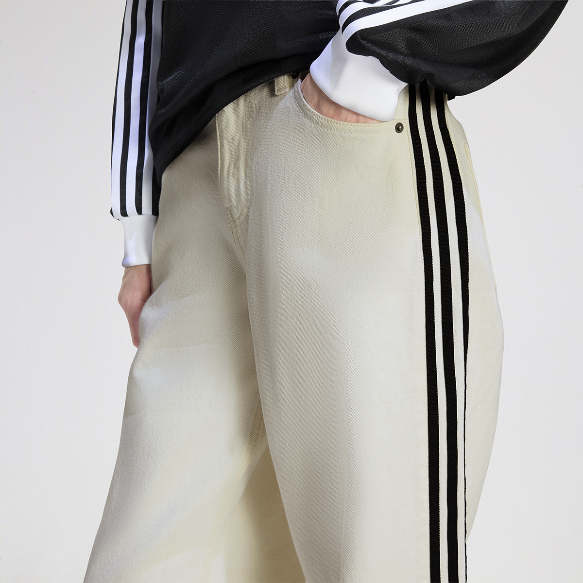 Pantal&oacute;n adidas Firebird Mujer,  image number null