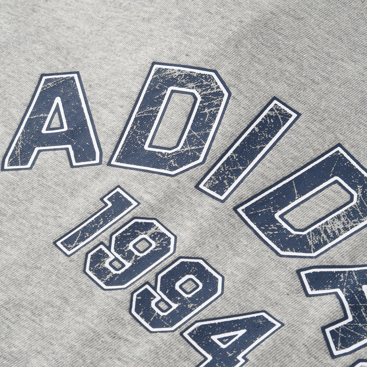 Remera cuello redondo adidas Gfx Varsity Hombre,  image number null