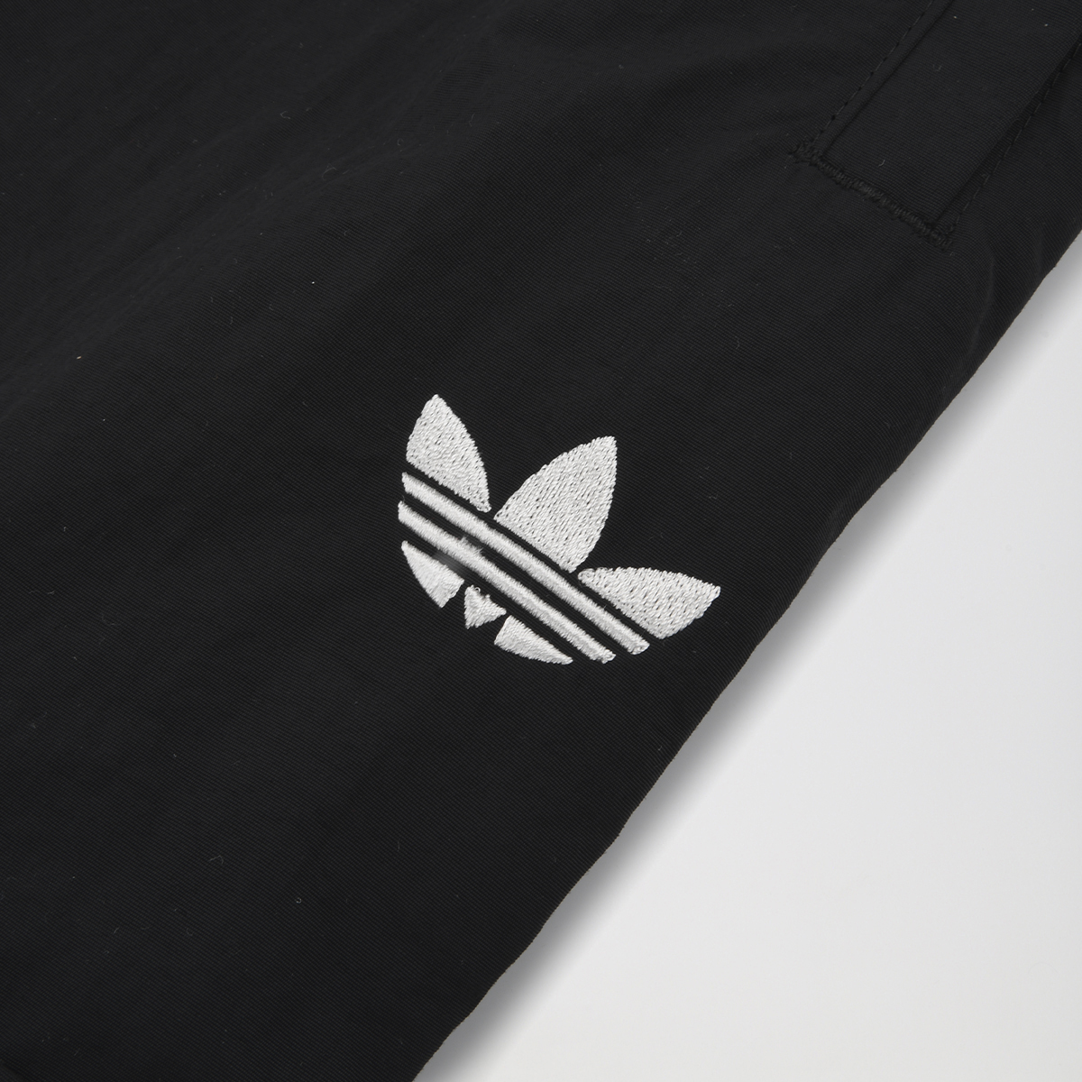 Pantalón adidas Front 3 Tiras Hombre,  image number null