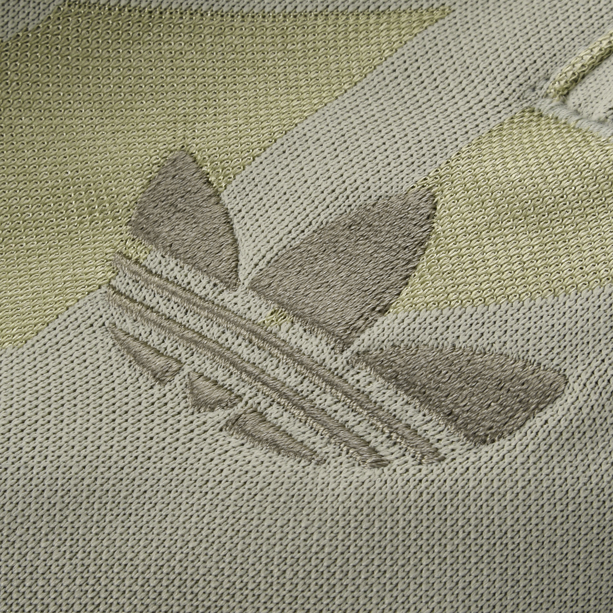 Pantal&oacute;n adidas Monogram Firebird Hombre,  image number null