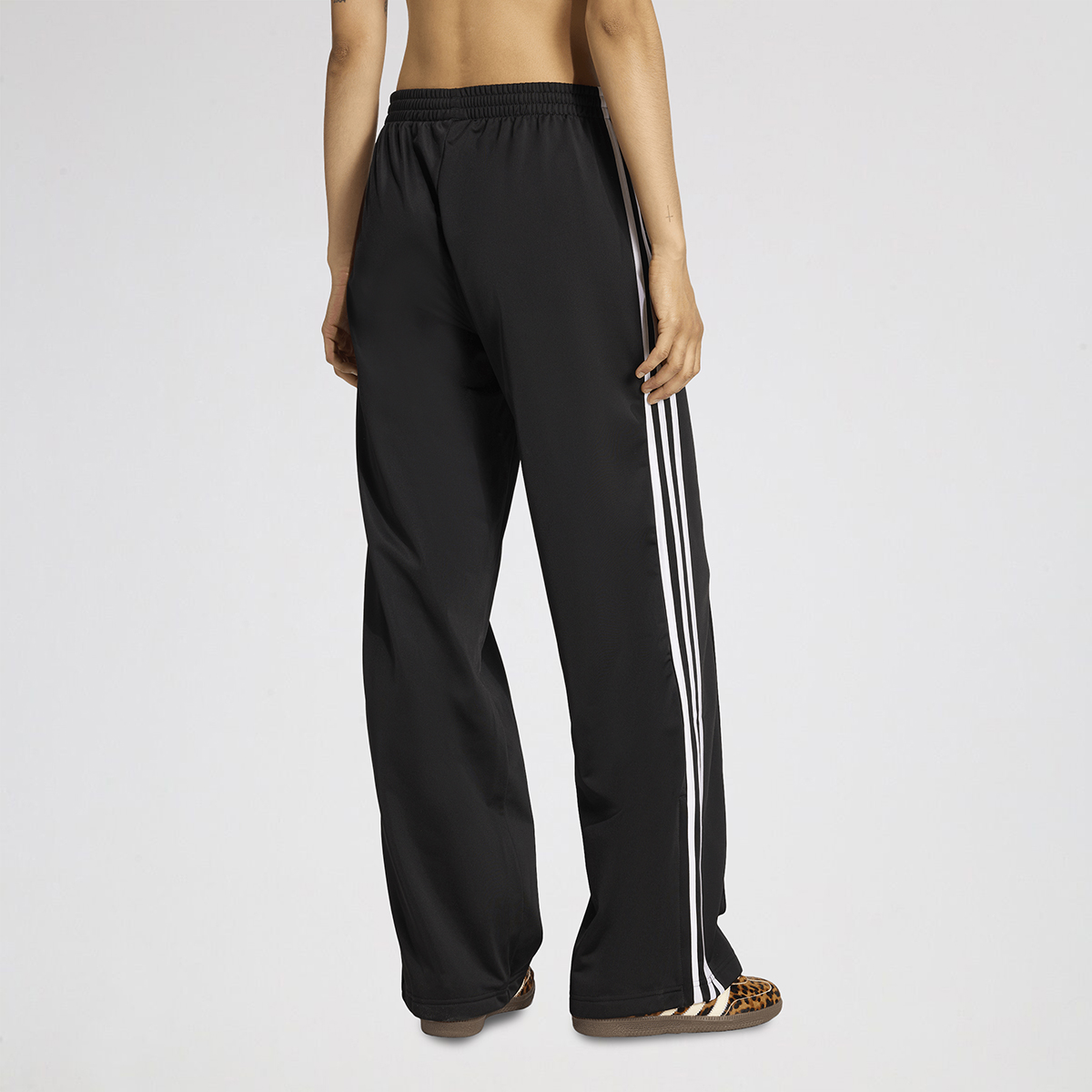 Pantal&oacute;n adidas Firebird Holgado Mujer,  image number null